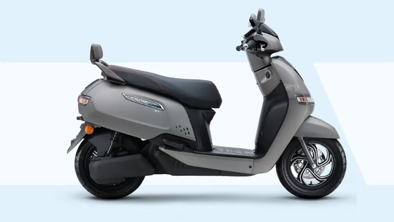 टीवीएस आईक्यूब 2026: 212 किमी की रेंज और नए स्मार्ट फीचर्स के साथ धमाका